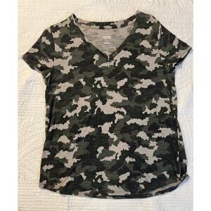 Camouflage T-shirt
Medium